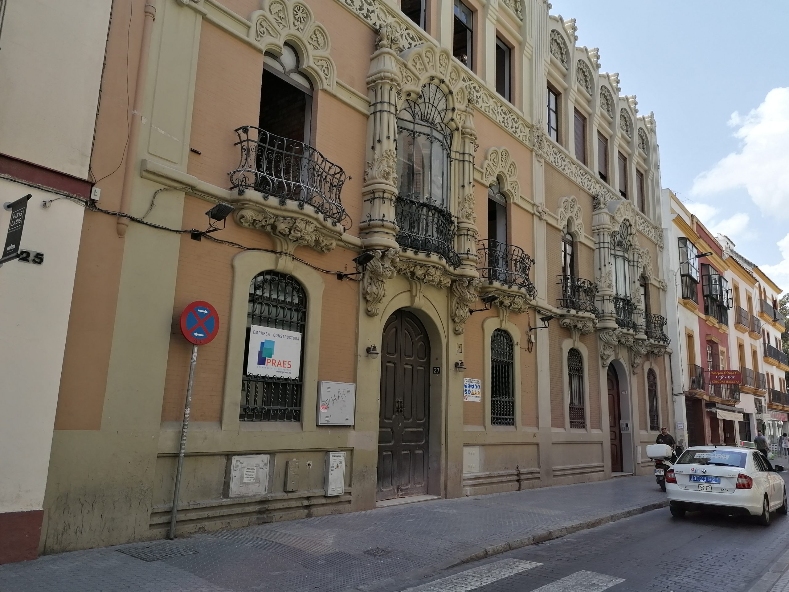 001 REHABILITACIÓN DE EDIFICIO PARA APARTAMENTOS TURÍSTICOS EN LA CALLE ALFONSO XII DE SEVILLA PRAES